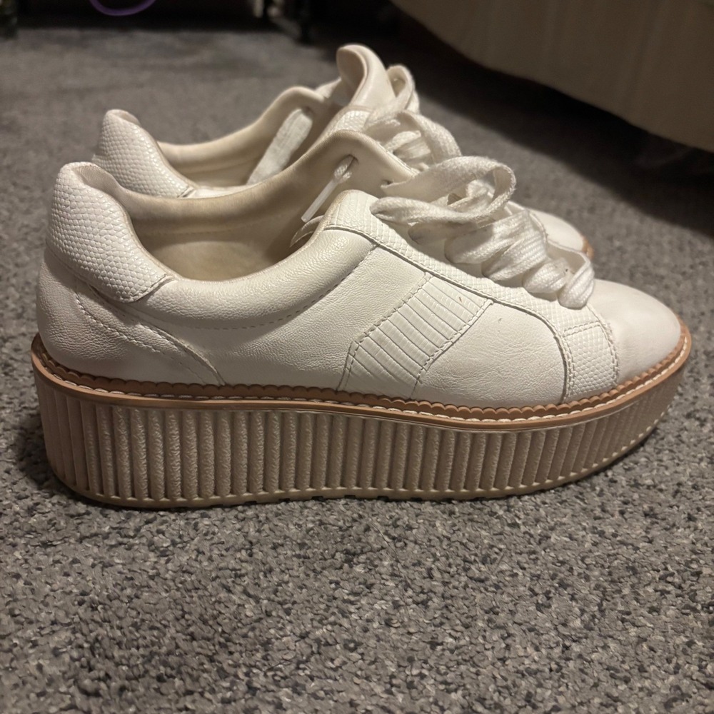 Dolce Vita DV White Platform Sneakers Womens 8.5 Ribbed Tan Sole Low Top Lace Up